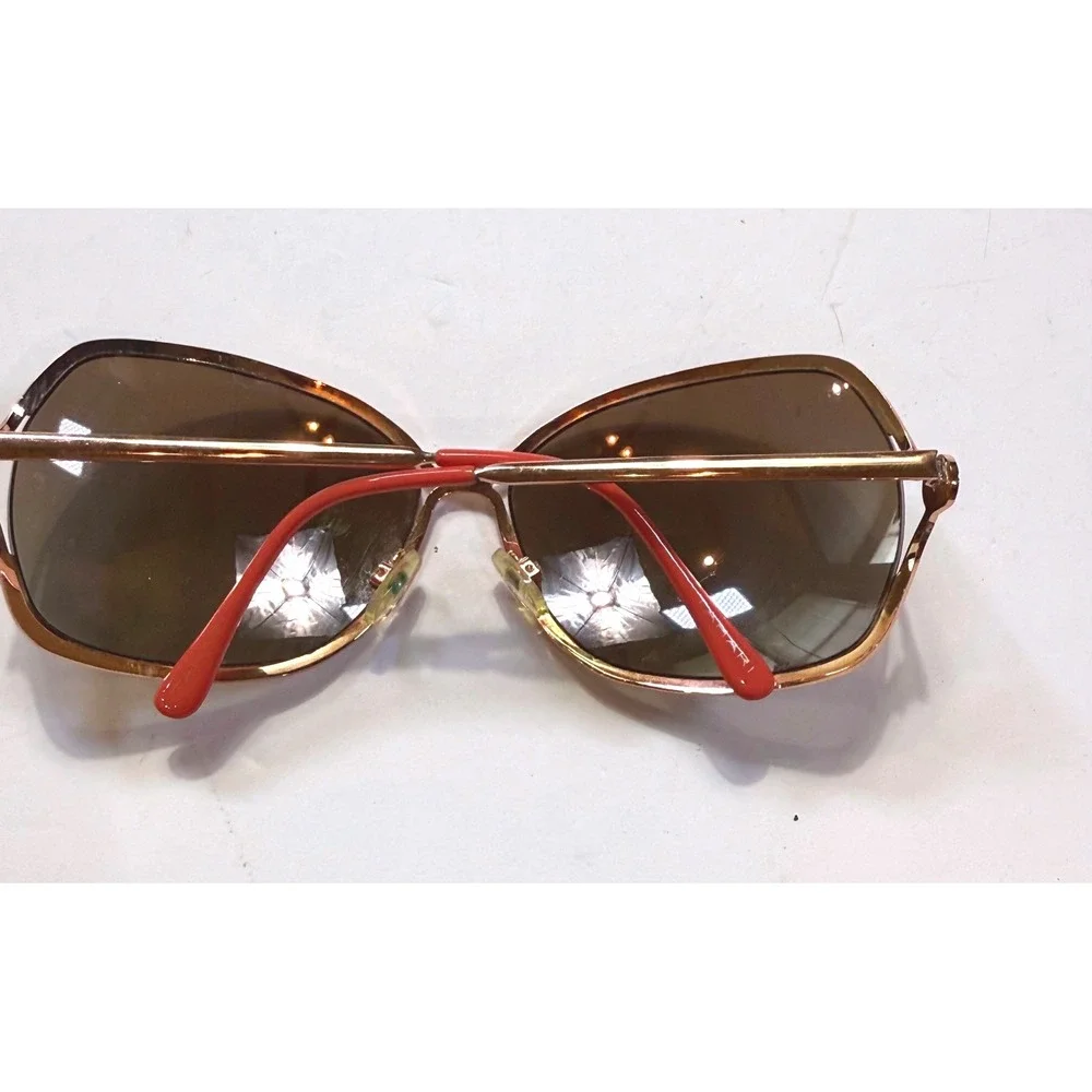 Tahari Womens Oversized Butterfly Sunglasses Rose Gold Frame Brown Lens Red Tips
